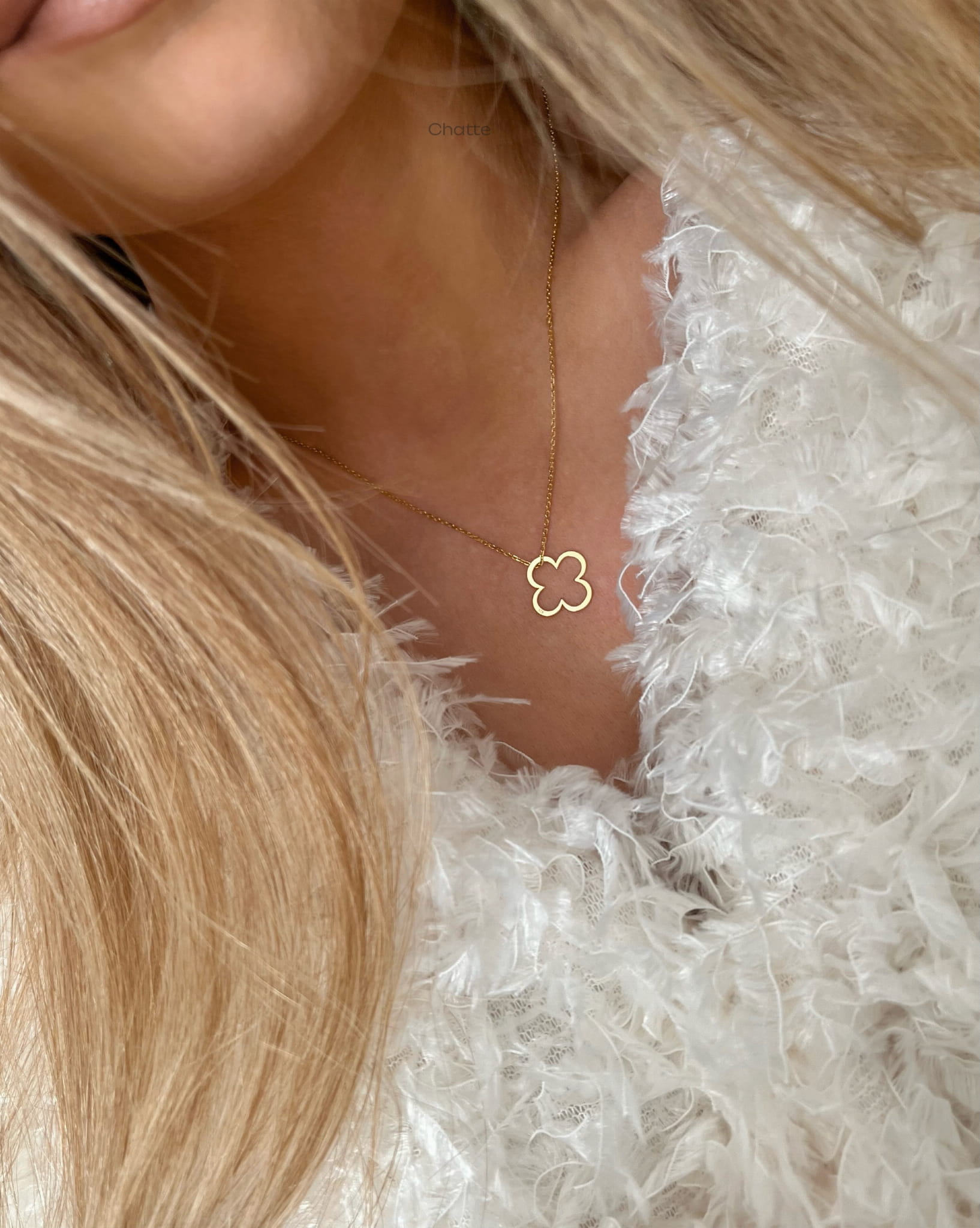 Złota Zawieszka Do Łańcuszka Lily - obrazek 2